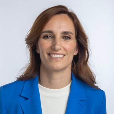 Ministra de Sanidad. Portavoz de Más Madrid. Médica y madre de tres hijos. Con la mirada puesta en la sanidad pública y el bien común.