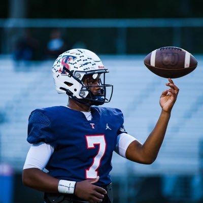 📚-Terry Sanford High School 🥇 -1x 1st team all conference 📕-GPA 4.0 👨🏾‍🎓-‘24 📏-6’0 🏈 -Dual threat Qb©️NCAA ID: 2003828434 ✝️