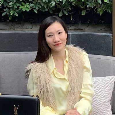 Helena536958171's profile picture. 