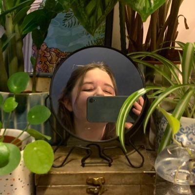 🌿 USW TV and Film Set Design Gratuate !! | she/they | 🏳️🌈