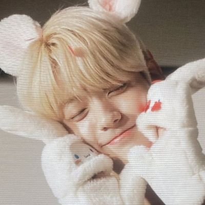 ETHEREALGIN_'s profile picture. ͏
͏

 #JOUNO: vi demasiado

ㅤ