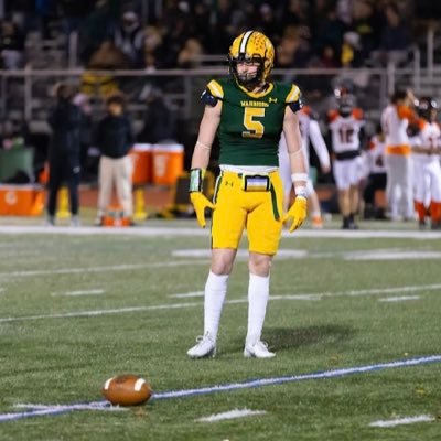 6’3 205 WR/TE/DE |King Philip HS 2024| 3.116 GPA|Personal Phone: 508-745-1210|Head Coach Brian Lee:508-395-4482 |Email: SilveriaD2024@kingphilip.org