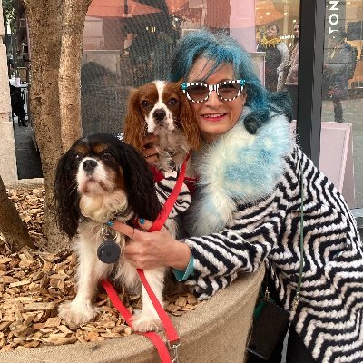 Into design, marketing and Middle Eastern politics. Creative Director at Harif. Owner/Designer at Tonertex and Harif Henna Events. And a mad Cavalier dog lover!