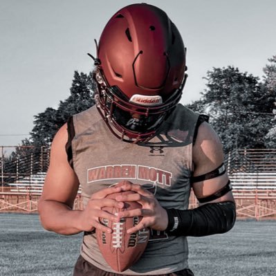 || Twitter @JacobMorris_8 || Roseville Hs Il 2025 || 6'0|| 220lbs || LB || 3.0 GPA