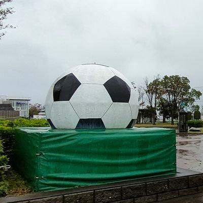 基本は、少年サッカーの話題を中心にします！！
週末の楽しみは息子のサッカー観戦⚽
上が高１  下が中１