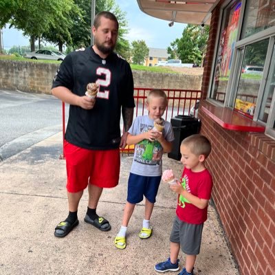 PigskinJunkie91's profile picture. football and shit