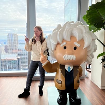LindsayTrails's profile picture. Solution Consultant @salesforce / 12x certified