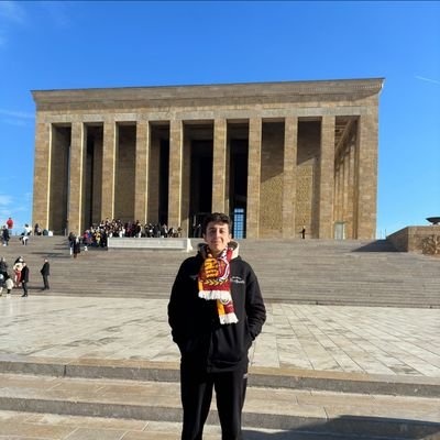 | ultrAslan - UNI | Ömer Halisdemir Üniversitesi Temsilcisi