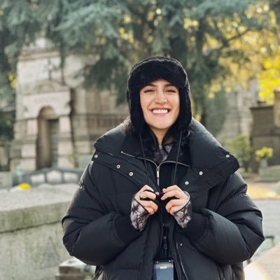 veanaesta's profile picture. 