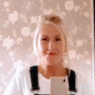 sparklingstare7's profile picture. Hi, I’m a 58yr old female, my dear mum passed away in 2020 from Vascular Dementia. My interests include poetry,medicine,music,tv & reading 📖