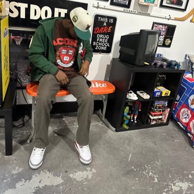 Please Don’t Take Social Media Serious| FVSU GRAD🎓Lakers Fan🏀 Lamelo Ball Stan⛹🏽♂️