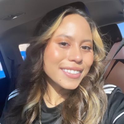 insta:isabella_q6 PESH Varsity Soccer #10💛🖤 PESH 2024•RSC U19 #10 Attacking Midfielder ✨New comer of the year✨ NSU ‘ 28 💜🤍