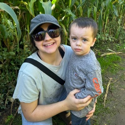 j_jbakie's profile picture. Mommin’ ain’t easy ✌🏻