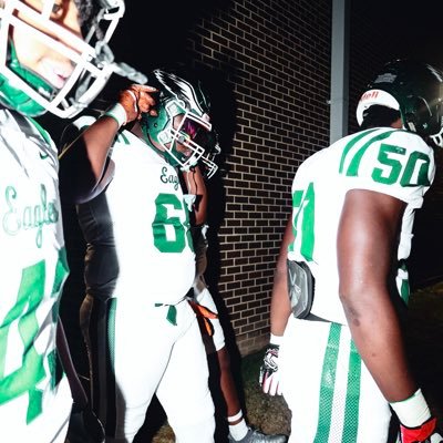 DT|OL @CHHSEaglesFB  6’3/260 2027 email: ronaldmoore543@gmail.com