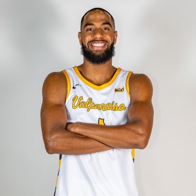 ALL DAY ATHLETES 6’10 • From Almere, Netherlands 🇳🇱 • Valpo MBB
