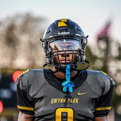 4⭐️ Gwynn Park High school 6’6 240 '24 Instagram:_devonbaxter