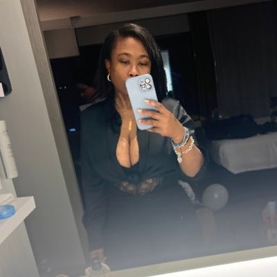 simpliicat's profile picture. 🇩🇴 Dominican  & West Indies 🇰🇳|❤️| Sofrito lover | Private Chef |Beachlover| IG: https://t.co/V7g9ZKRVzC