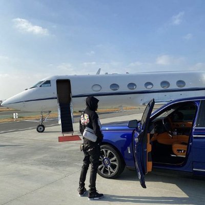 j_um4_'s profile picture. ドバイ→取材依頼はDMまで