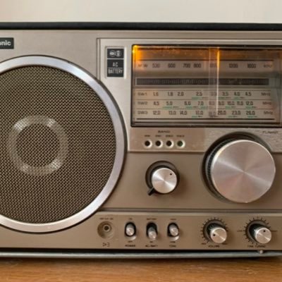 shortwave broadcast listen, chase tropo/Es FMDX ,and CB radio,,喜歡享受收聽國際短波廣播的樂趣，喜歡追逐春夏季的FMDX廣播，有時會玩玩低功率CB radio 。