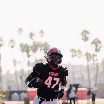5’10 205 ATH/RB @ Santa Barbara city college 3 years of eligibility Dm are open!|| Spring Grad 2025|| 2.95 gpa