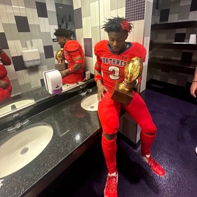2025 at Northwest Highschool |5’11 185 DB |3.3gpa| email: jaydenharrington06@gmail.com jayden.harrington@student.nisdtx.org phone:4692649861