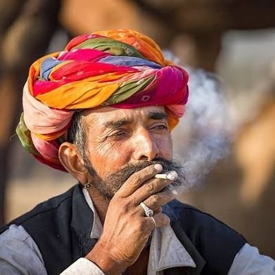 ApnoRaj's profile picture. कभी किसी के गुलाम ना होने का घमंड है। 💪💪