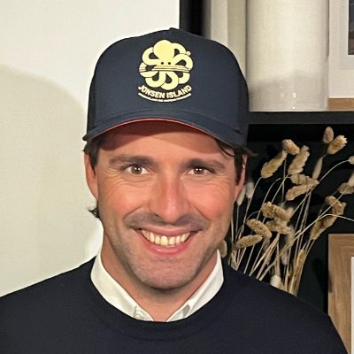 bcizeron's profile picture. on n’est pas toujours le héros de sa propre vie
