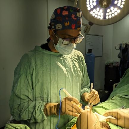 ⚕️M.S. General Surgery - Laparoscopy 
🥼Laser Proctology | Bariatric Surgery 
📚Weightloss Diet & Lifestyle Educator
📍SurgiSafe Clinic - Kalyan, Mumbai.