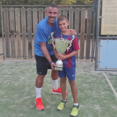 futbolista del Turó de la Peira, CF , anteriormente en Damm, Martinenc, Mollet, Masnou, Vic, Vilanova, Granollers, Jupiter, Castelldefels ,Montañesa, Ripollet