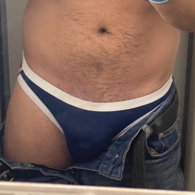 Gay guy mainly  into nudisim, underwear and consensual dad/son dynamics. DM are welcome
