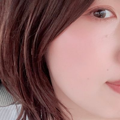何者でもない一般美容好き市民。でもアットコスメ歴は20年♡ 30代後半のガチレビュー🫶 紫外線回避の透明肌、透けたいヲタク☁️ 顔タイプ:キュート。PC①ライトスプリング 🌸②ライトサマー🪼骨格ストレート。美容アカさんフォロバいきます♡美味しいもの大好き😋