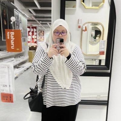 The survivor of 10s and 20s of life. Currently trying hard for 30s and future.