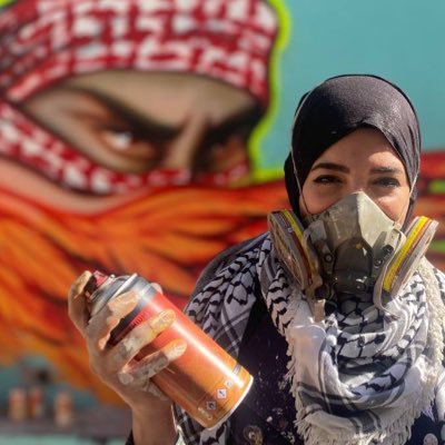 Activist Graffiti artist
فنانة جرافيتي ناشطة 
فن تقليدي ورقمي

https://t.co/THPni2sLgM

#Murals #graffiti #manga