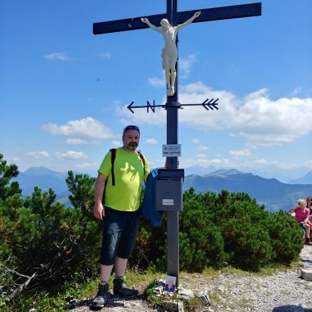 JiriZdara's profile picture. Mým přáním je projít svět se smeknutým kloboukem