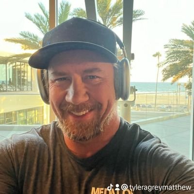 Tyleragrey2511's profile picture. 