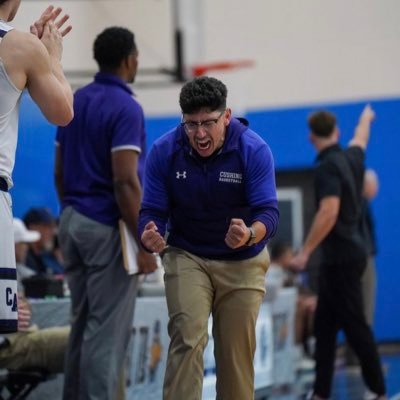 @CushingBBball Assistant Coach- @LABCBasketball Member 🇲🇽🇪🇨-Educator-TCC-ΑΦΑ SP‘13 #BetterEveryday🐧