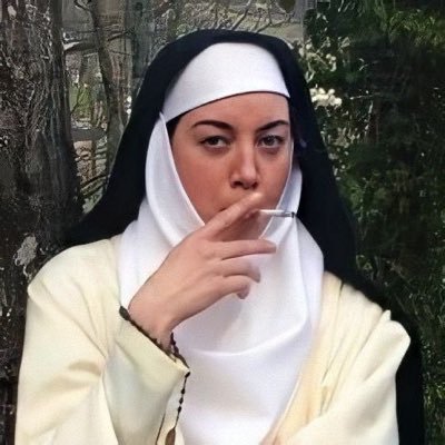 dontouchmabirdi's profile picture. now just between us squirrel friends