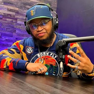 Atlanta's ARTrepreneur 🎨 UWG-Alumni 🎓 Artist 👨🏽🎨 Poet ✍🏾 Coach 🏀 #ArtByLegend