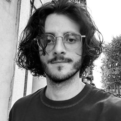 iamamaskedhero's profile picture. just a random guy composing music ❤️