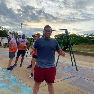 manufilth's profile picture. Ing Civil, muy alegre, con un gran amor a la vida, dispuesto a trabajar por este país hago que tú mundo funcione bebo en compañia no quiero nada con gente falsa