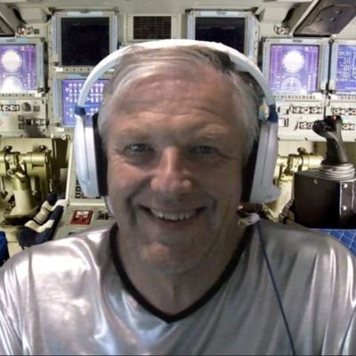 Europica's profile picture. Gamer, Streamer, Bass Guitarist and Flautist.