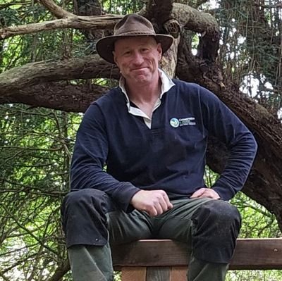 Countryside Manager looking after countryside for conservation and access. Oh, and managing my own little hobby-farm too. 🙂 Likes a DM chat.