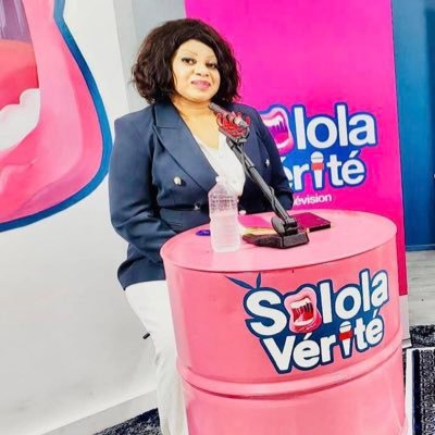 Journaliste Politique chez SOLOLA VERITE TV & AMINA MAGAZINE. Contact : misshuguette.91@gmail.com