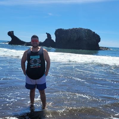 I love everything Marvel and Star wars. I'm just a modern geek just face it. 🇸🇻