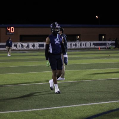 ‘24| 6'3 220lb DE/TE/Hybrid| Clover High School💙🤍| Contact info: |704-675-6960|travissanders714@gmail.com| NCAA ID# 2204518724| LLPOPS LLUNC🖤