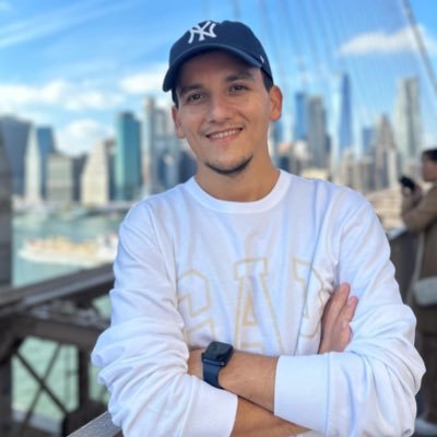 ayteksokmen's profile picture. Tech enthusiast