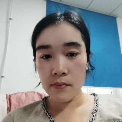 lianlina886321's profile picture. 