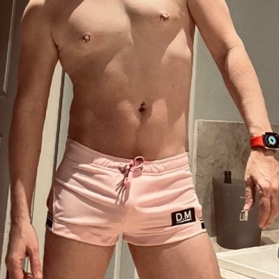 InfinityGuantl1's profile picture. Old account got deleted so back to square one