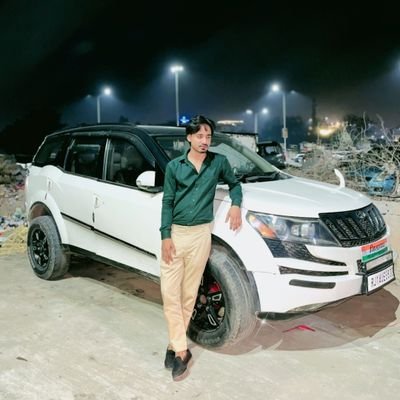 Skingme00's profile picture. Law Student