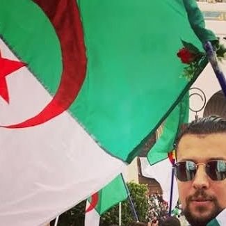 ليس في العزلة ضرر ...!! بل كل الضرر في إجبار نفسك
علىٰ الإندماج في محيط لا يلائمك ....!!